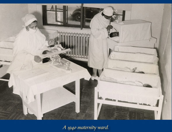 Men receiving vaccines against smallpox and typhoid fever during World War 1.